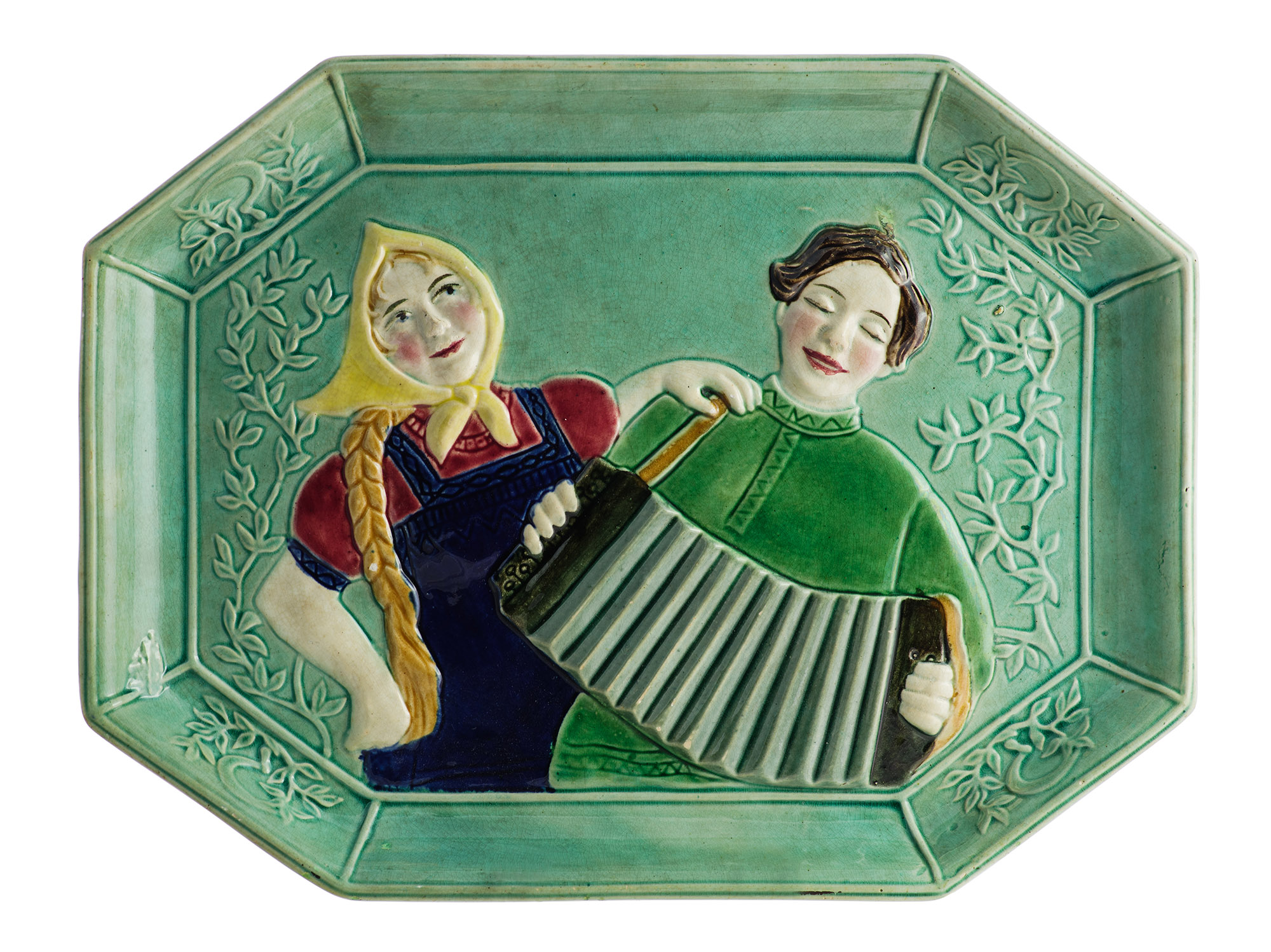 Картина * Фрих-Хар И.Г. Частушки. Сухарница. 1920-е гг. Фаянс, подглазурная роспись, цветные глазури.