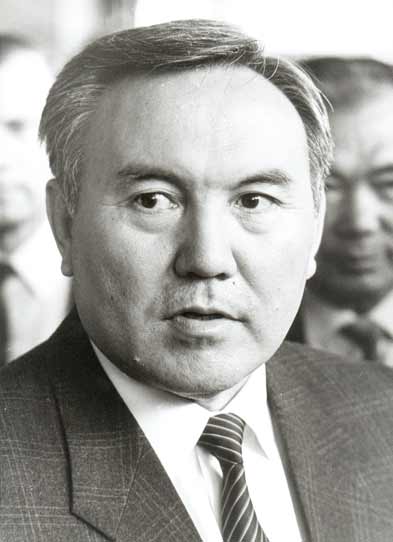 Картина Макарычев Г. Нурсултан Назарбаев. 1989 г. Фотография.