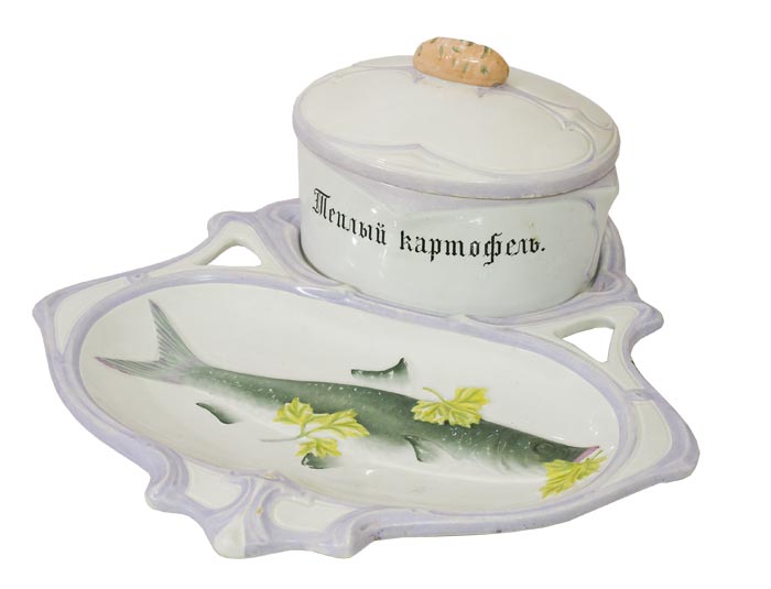 Картина * Товарищество М.С.Кузнецова. Набор сервировочный для рыбы и картофеля. До 1917 г. Фарфор, фаянс, разделка красками, печать.